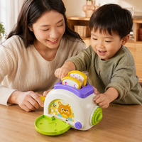 Toy Toaster Pretend Play Kitchen Set with Pop-Up Bread - utilisation